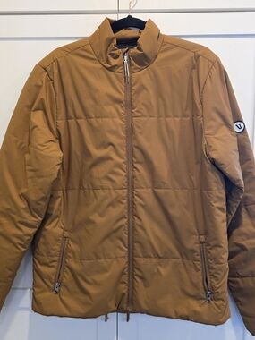 Vuori Men's Quilted Puffer Jacket - Camel